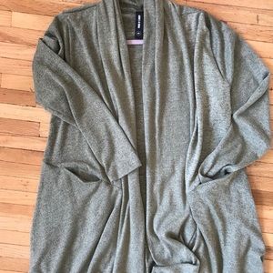 Flowing Ruffle Cardigan Mint Green Marble